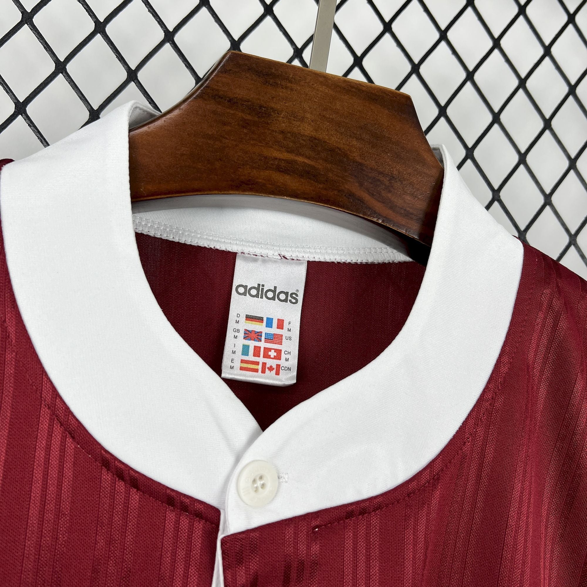 Oasis x Bolt Makers Arms 1996 Concept Jersey