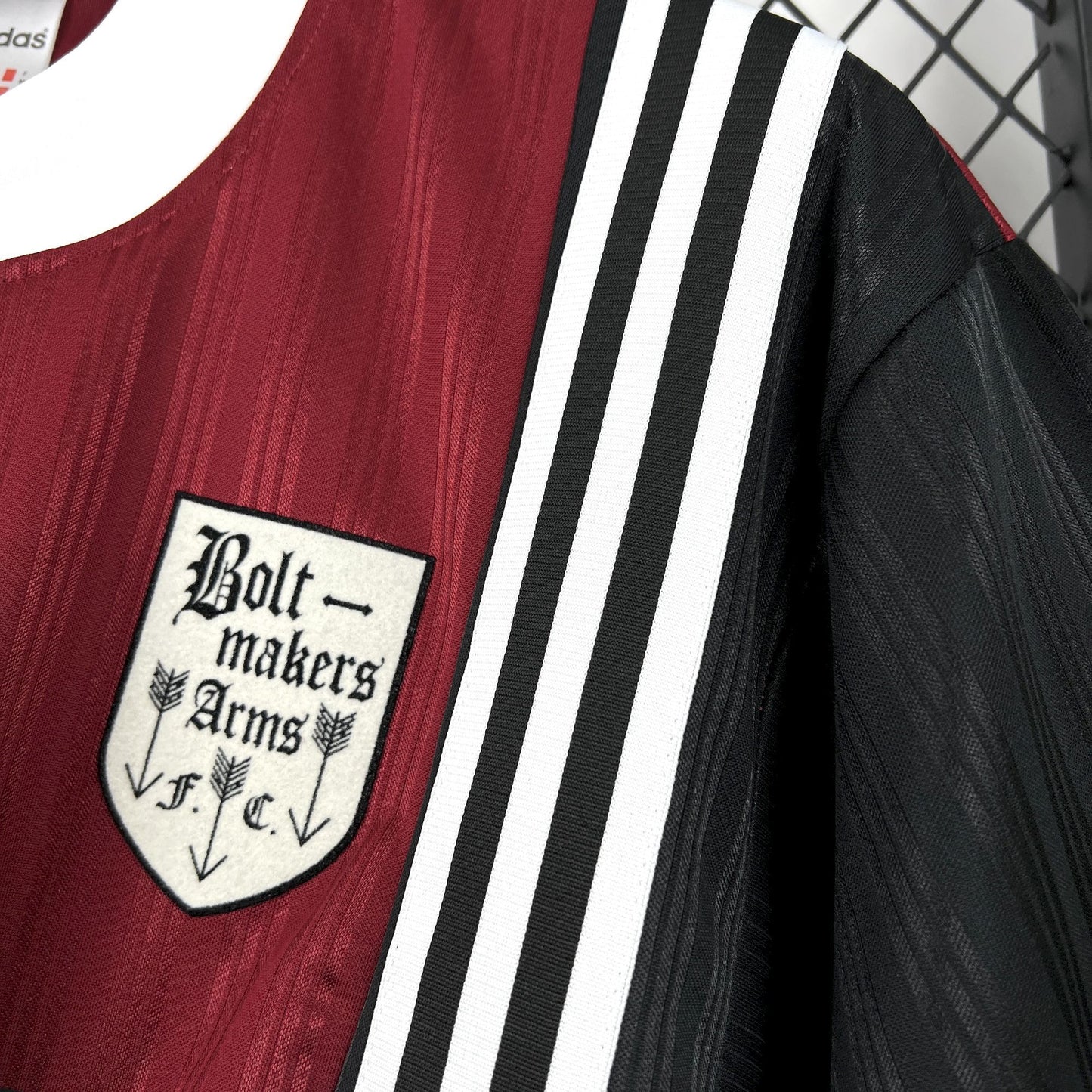 Oasis x Bolt Makers Arms 1996 Concept Jersey