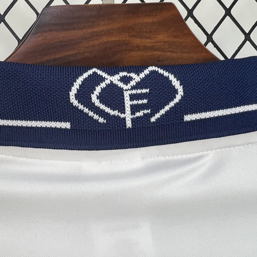 Real Madrid 2000/01 Home Retro Jersey